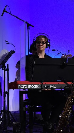 Anni Elser - Keys, Hammond, Synthie